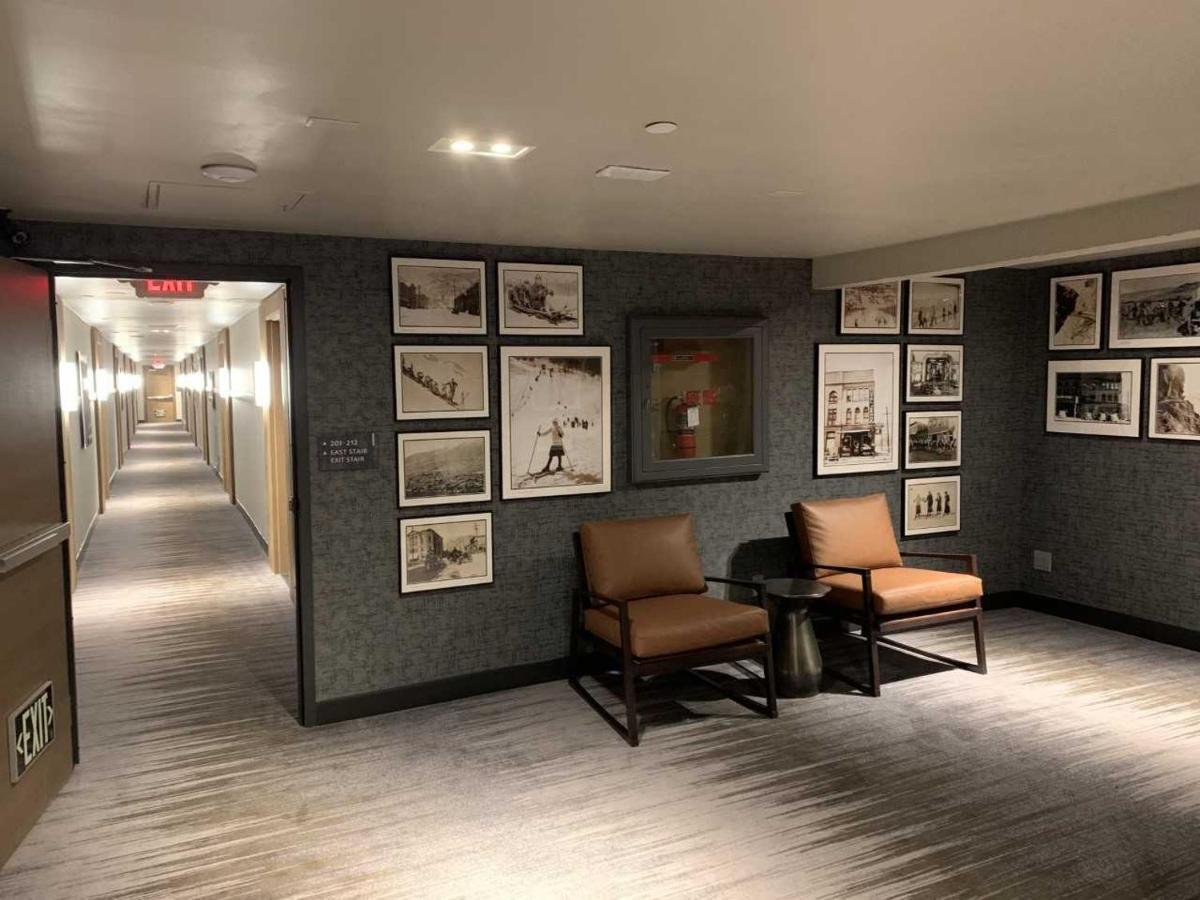 Aspen Square Condominium Hotel Buitenkant foto