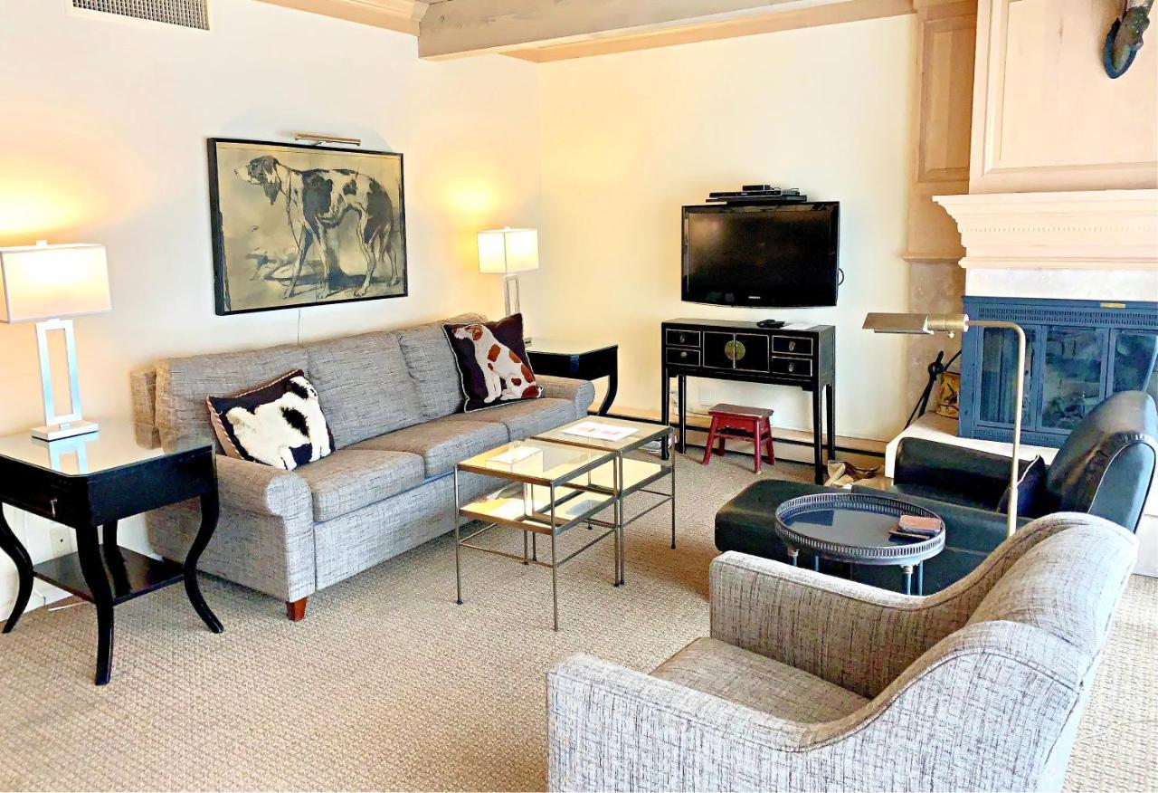 Aspen Square Condominium Hotel Buitenkant foto