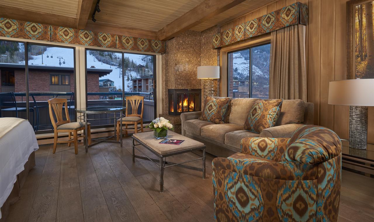 Aspen Square Condominium Hotel Buitenkant foto