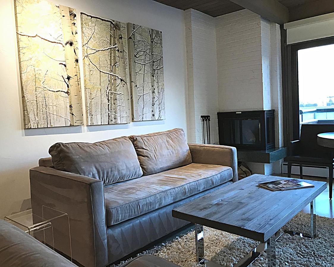 Aspen Square Condominium Hotel Buitenkant foto